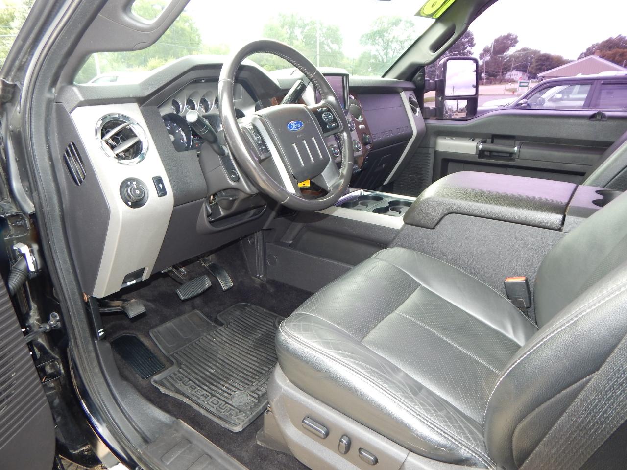 Ford Super Duty F-350 DRW 4WD Crew Cab 172" Lariat 2016