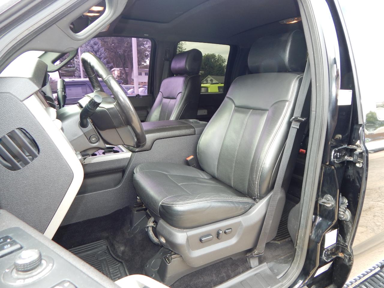 Ford Super Duty F-350 DRW 4WD Crew Cab 172" Lariat 2016