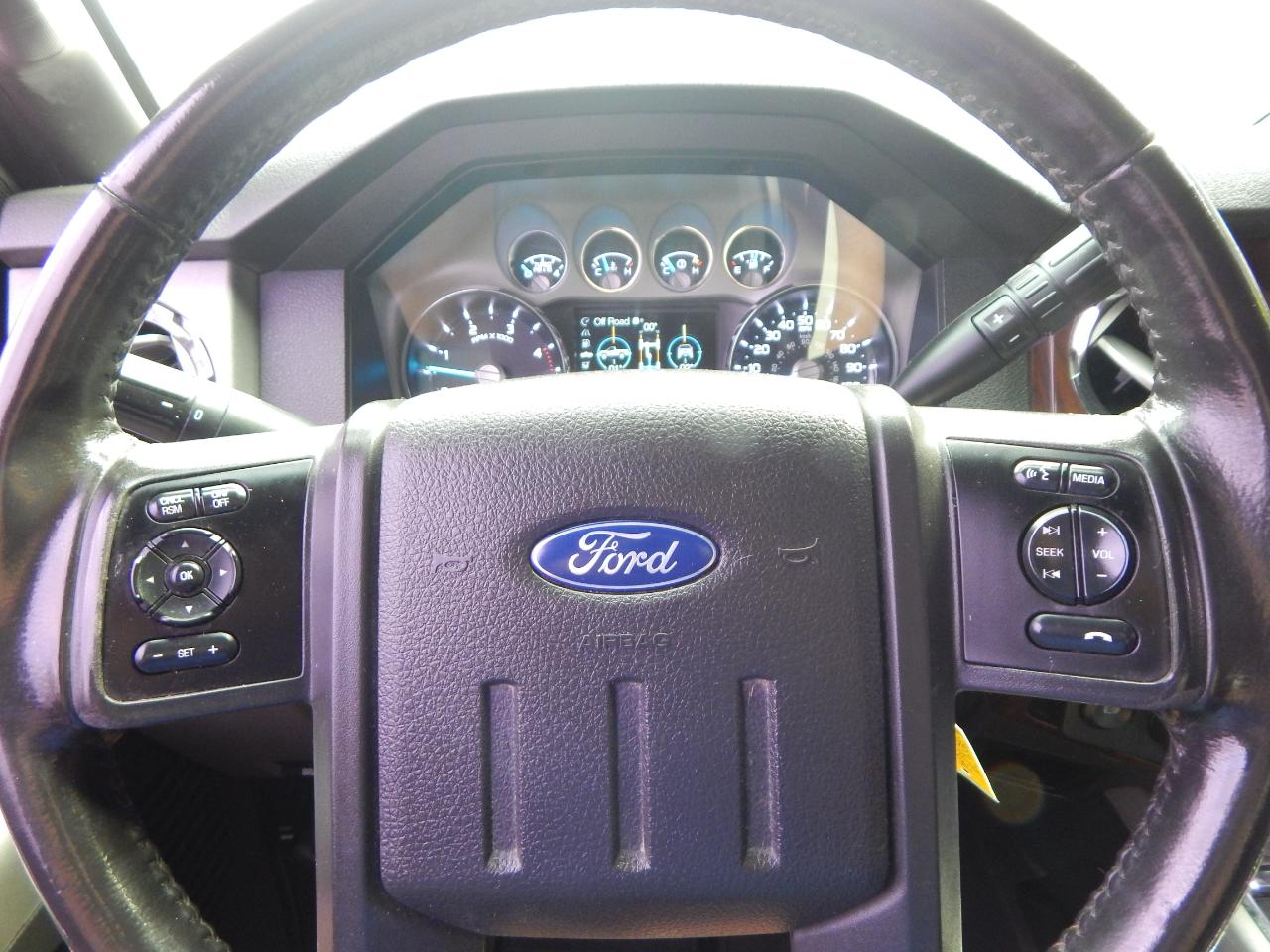 Ford Super Duty F-350 DRW 4WD Crew Cab 172" Lariat 2016