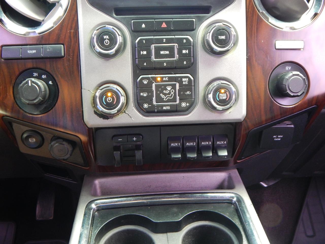 Ford Super Duty F-350 DRW 4WD Crew Cab 172" Lariat 2016