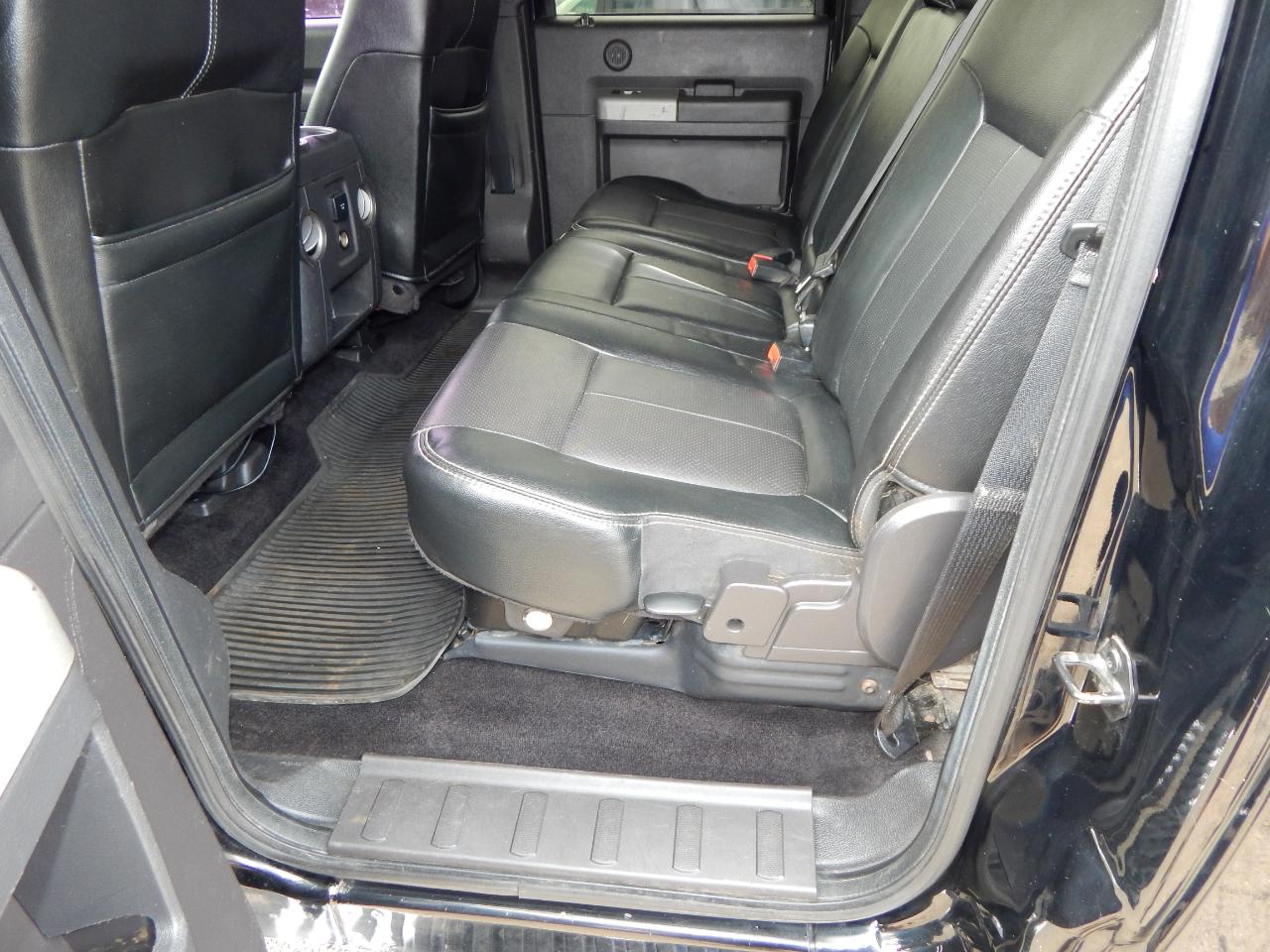 Ford Super Duty F-350 DRW 4WD Crew Cab 172" Lariat 2016