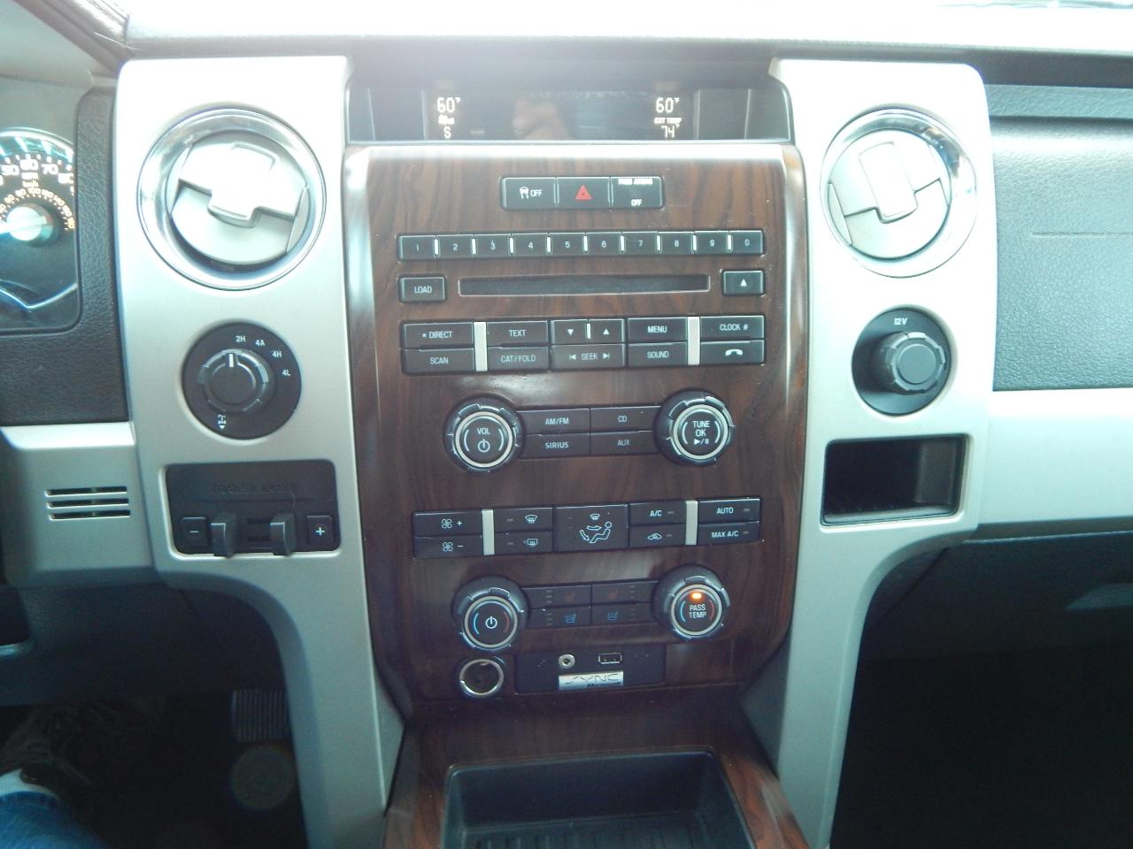 Ford F-150 4WD SuperCrew 145" Lariat 2012