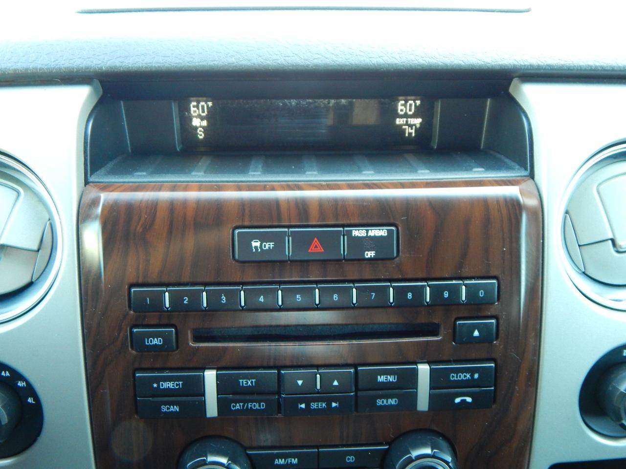 Ford F-150 4WD SuperCrew 145" Lariat 2012