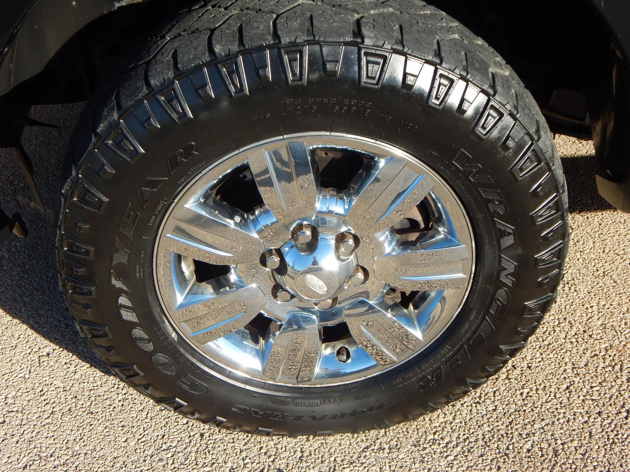 Ford F-150 4WD SuperCrew 145" Lariat 2012