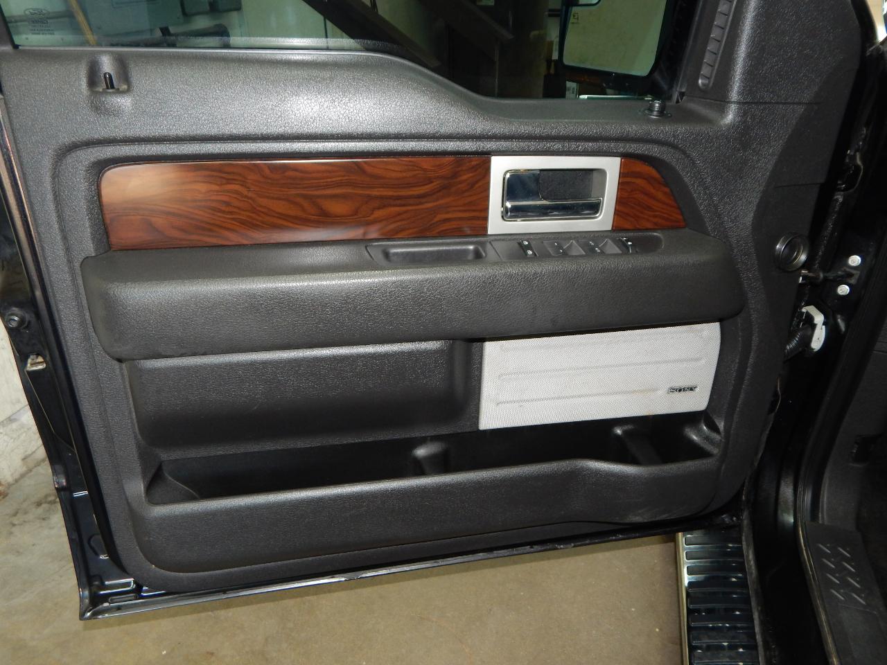 Ford F-150 4WD SuperCrew 145" Lariat 2012
