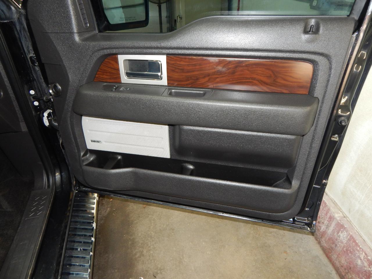 Ford F-150 4WD SuperCrew 145" Lariat 2012