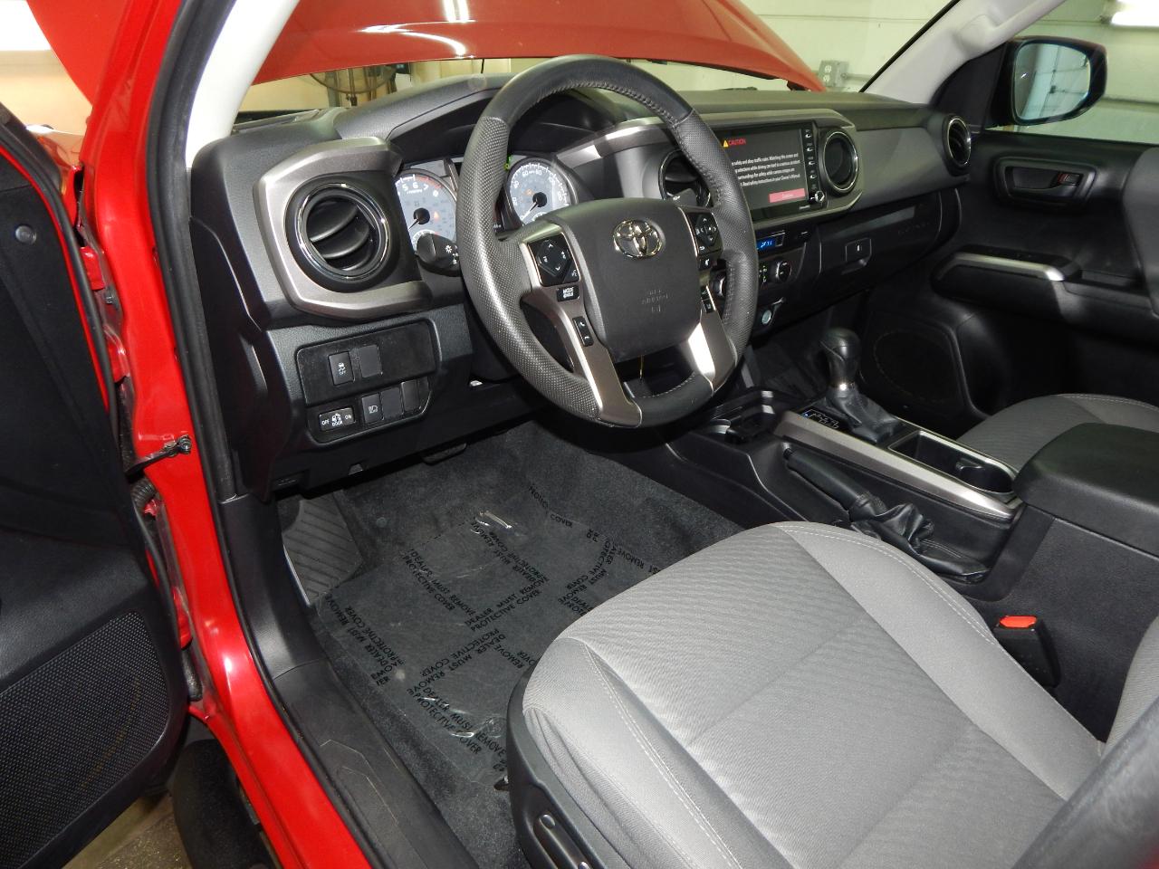 Toyota Tacoma 4WD SR5 Double Cab 5' Bed V6 AT (Natl) 2021