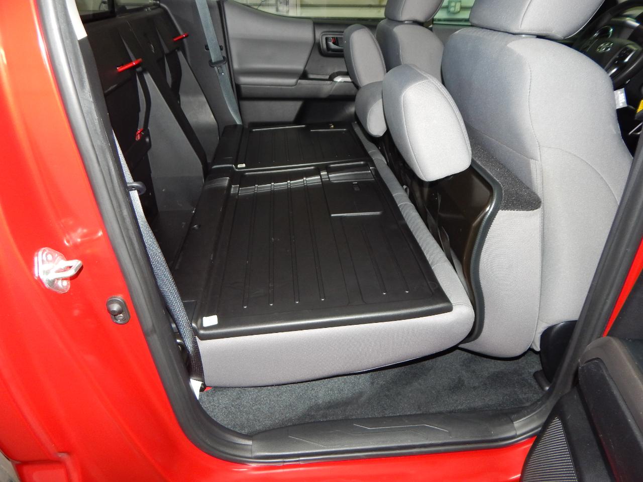 Toyota Tacoma 4WD SR5 Double Cab 5' Bed V6 AT (Natl) 2021