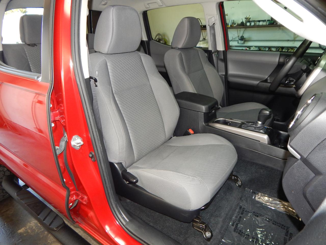 Toyota Tacoma 4WD SR5 Double Cab 5' Bed V6 AT (Natl) 2021