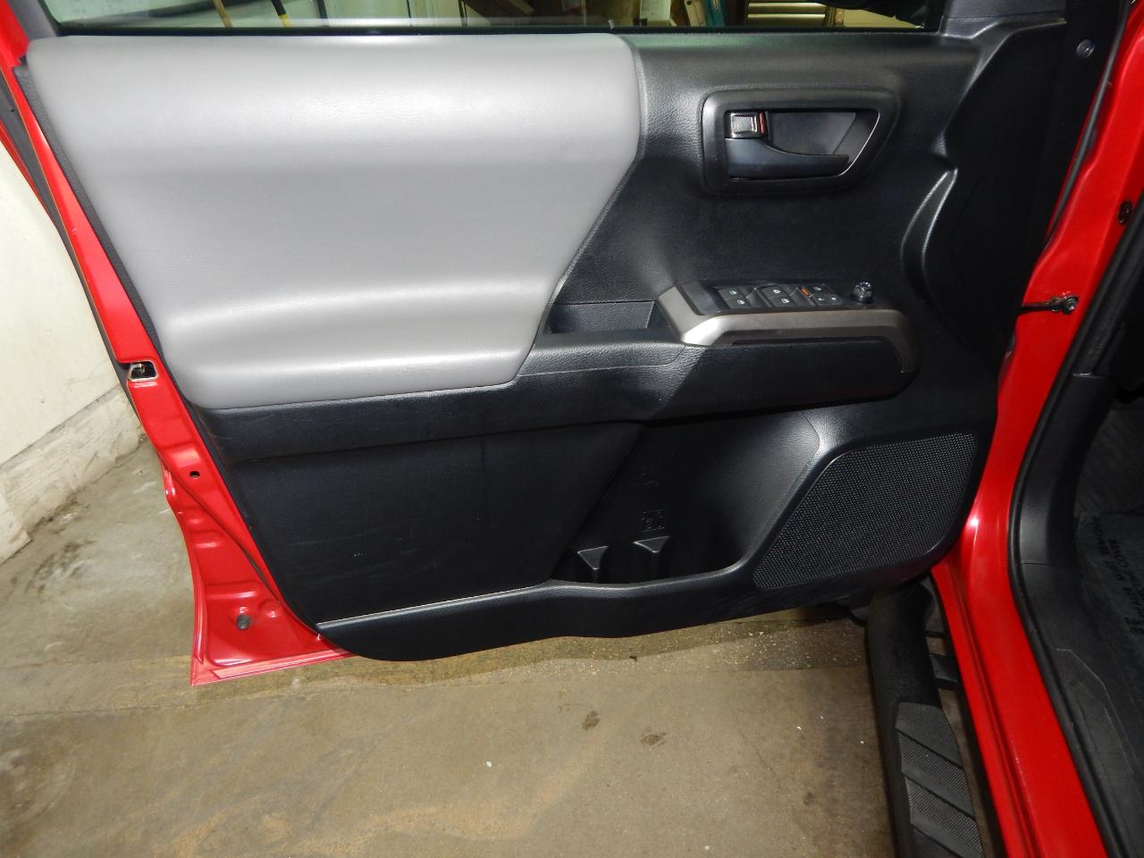 Toyota Tacoma 4WD SR5 Double Cab 5' Bed V6 AT (Natl) 2021