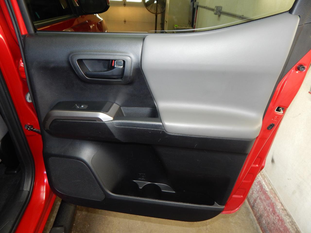 Toyota Tacoma 4WD SR5 Double Cab 5' Bed V6 AT (Natl) 2021
