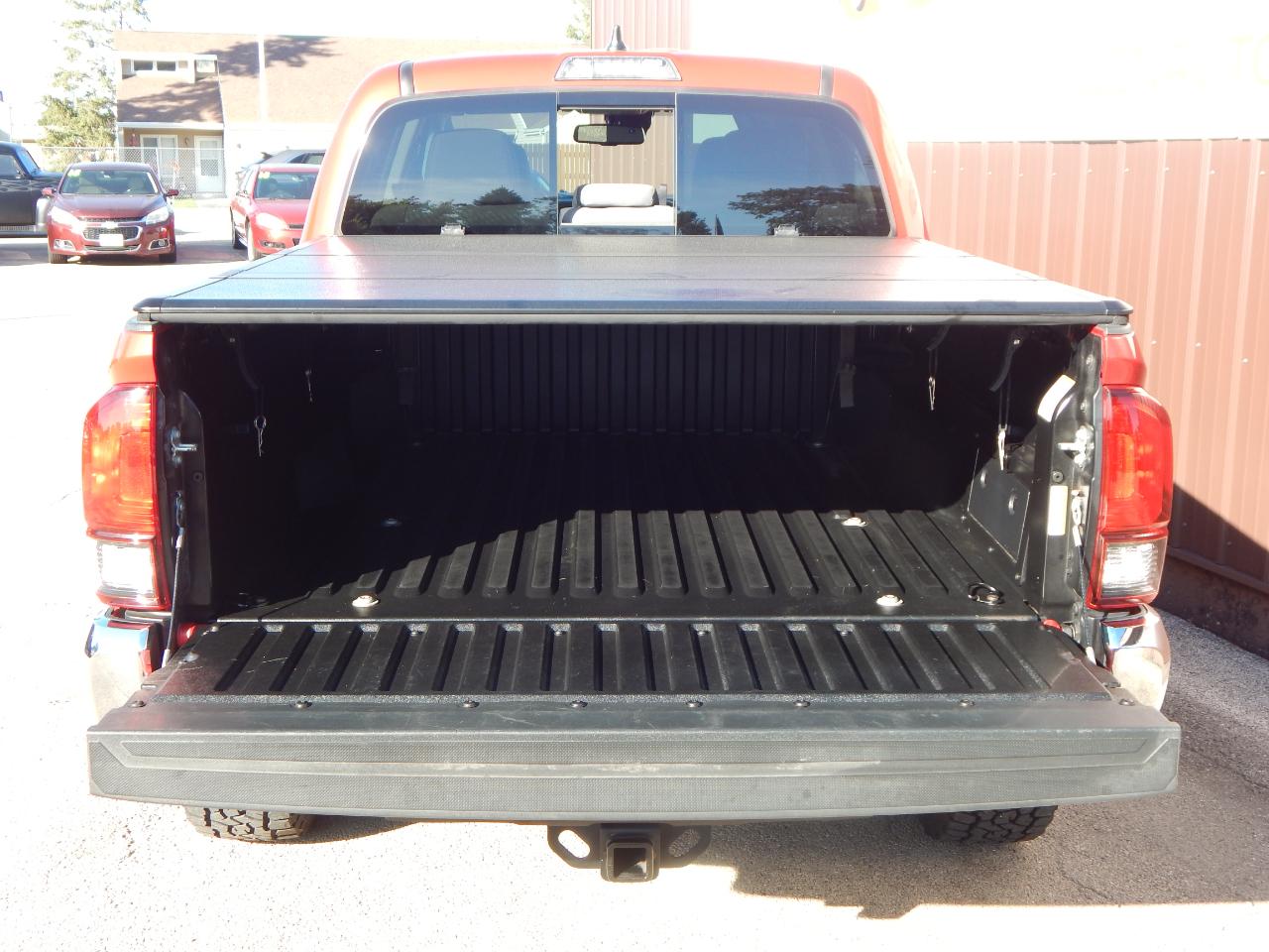 Toyota Tacoma 4WD SR5 Double Cab 5' Bed V6 AT (Natl) 2021