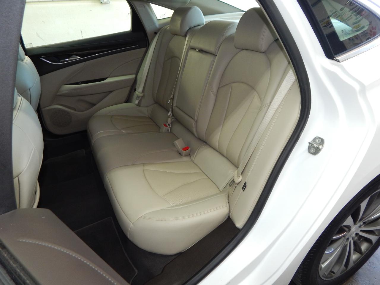 Buick LaCrosse 4dr Sdn Essence FWD 2017