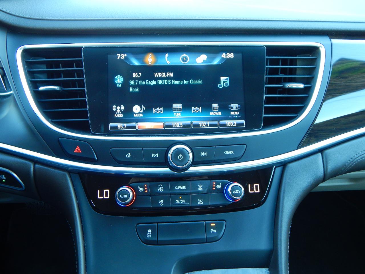 Buick LaCrosse 4dr Sdn Essence FWD 2017