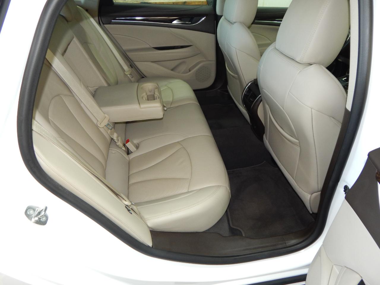 Buick LaCrosse 4dr Sdn Essence FWD 2017