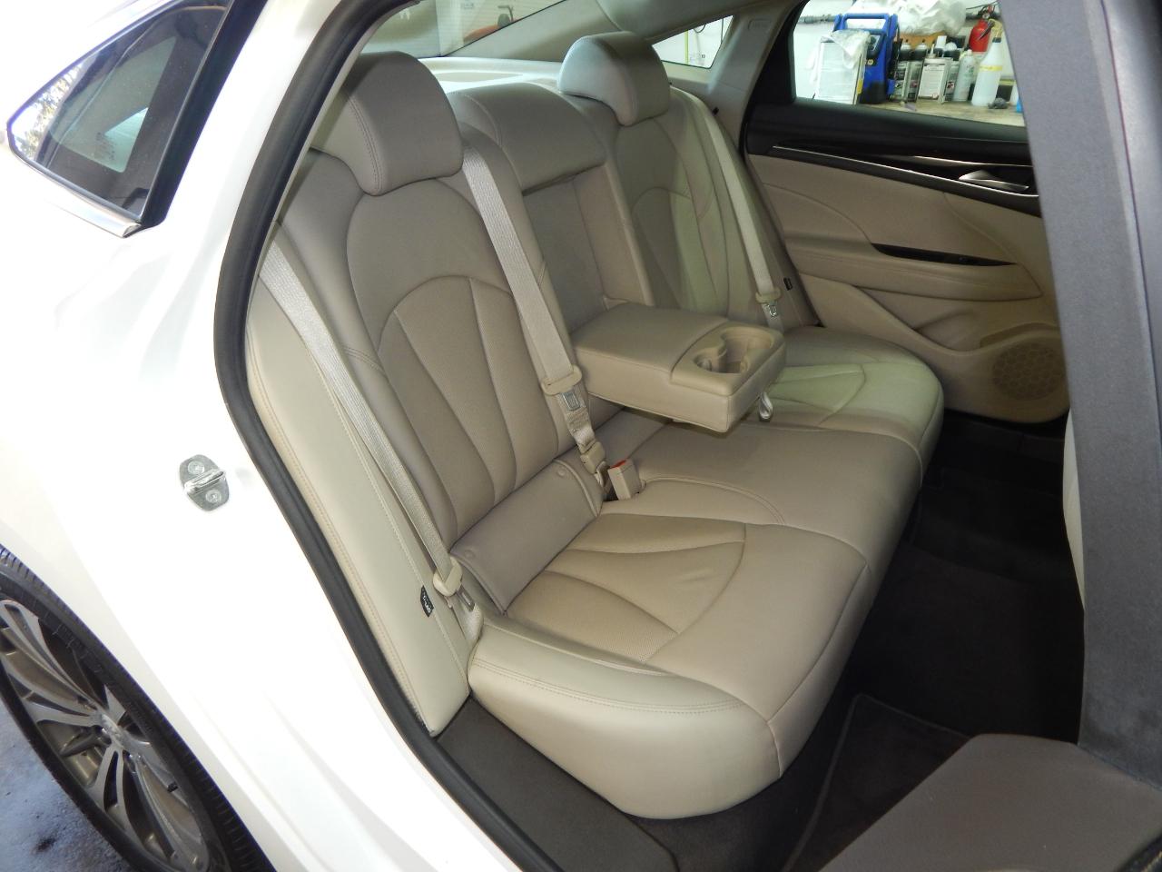 Buick LaCrosse 4dr Sdn Essence FWD 2017