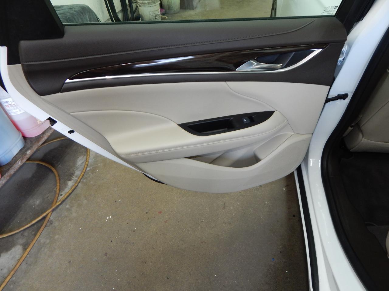 Buick LaCrosse 4dr Sdn Essence FWD 2017