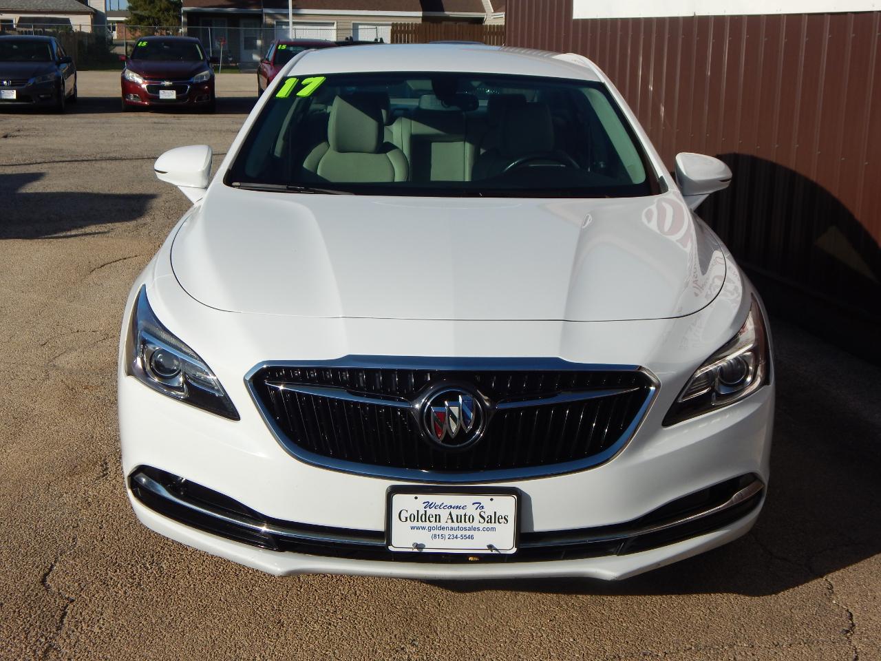 Buick LaCrosse 4dr Sdn Essence FWD 2017