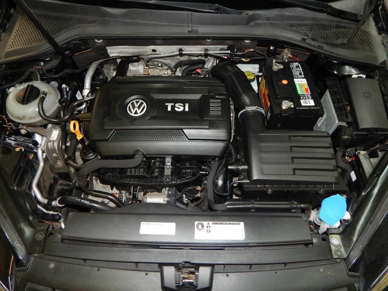Volkswagen Golf 1.8T 4-Door SEL Auto 2017