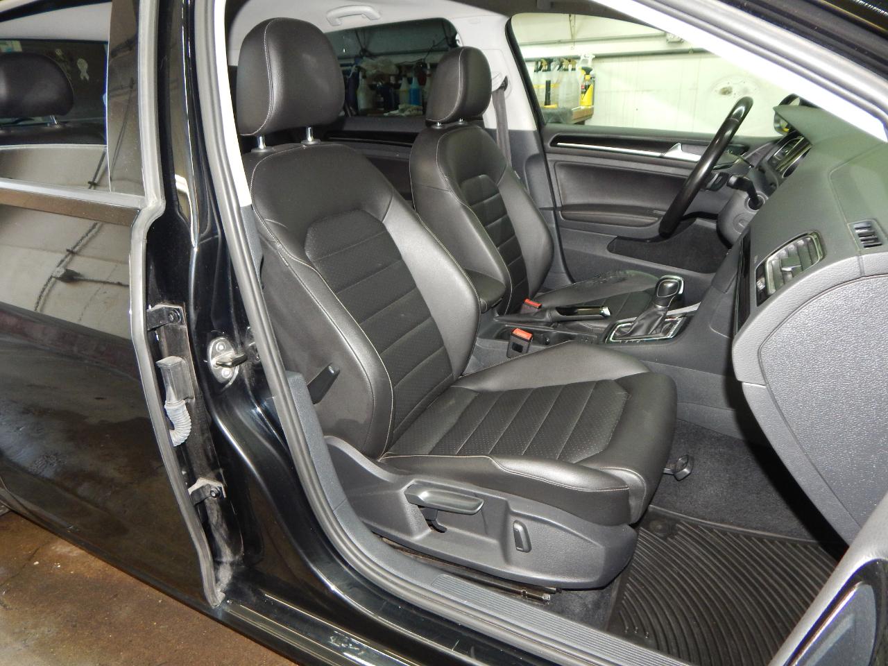Volkswagen Golf 1.8T 4-Door SEL Auto 2017