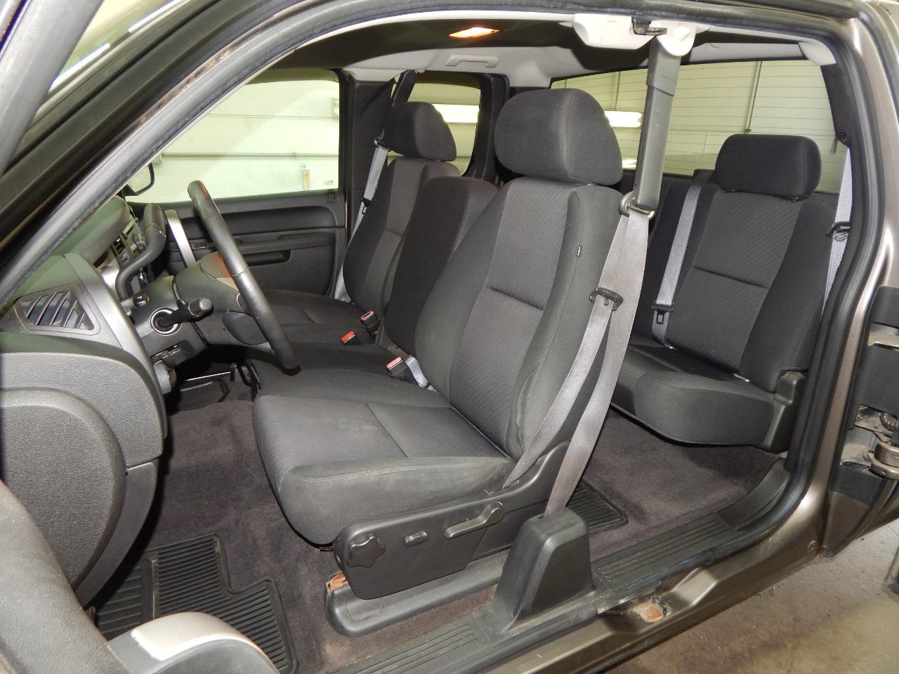 Chevrolet Silverado 1500 2WD Ext Cab 143.5" LT 2012