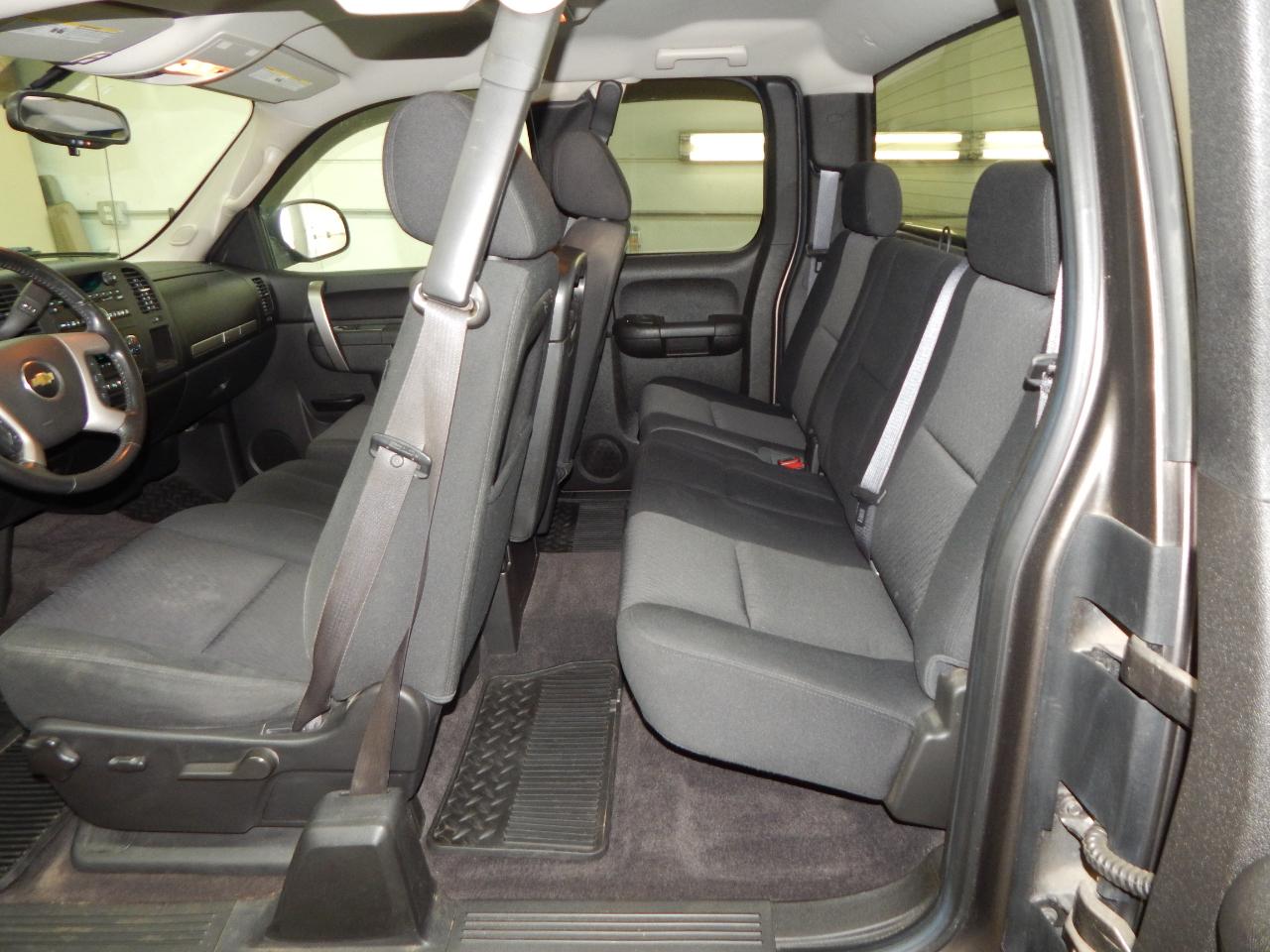 Chevrolet Silverado 1500 2WD Ext Cab 143.5" LT 2012