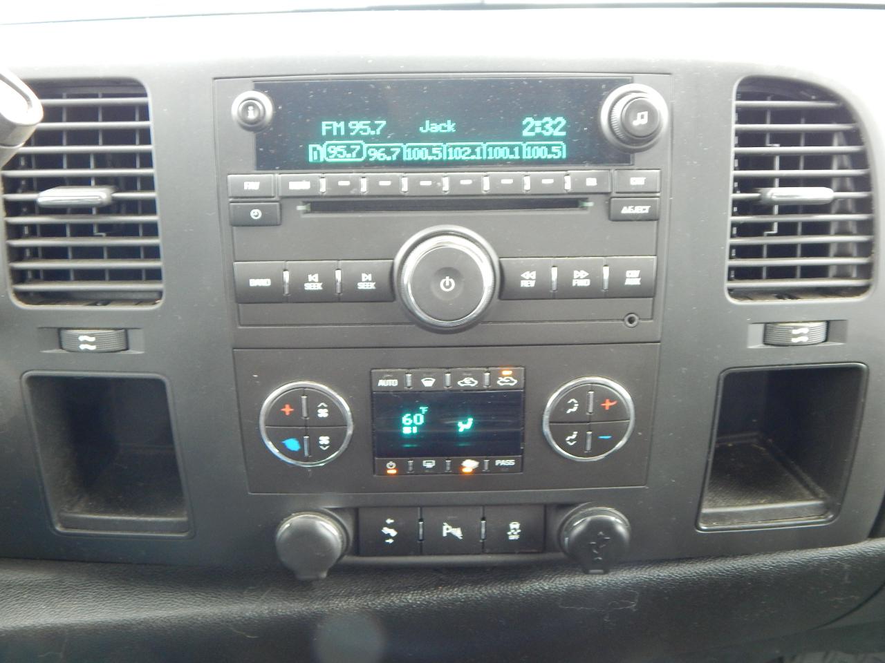 Chevrolet Silverado 1500 2WD Ext Cab 143.5" LT 2012