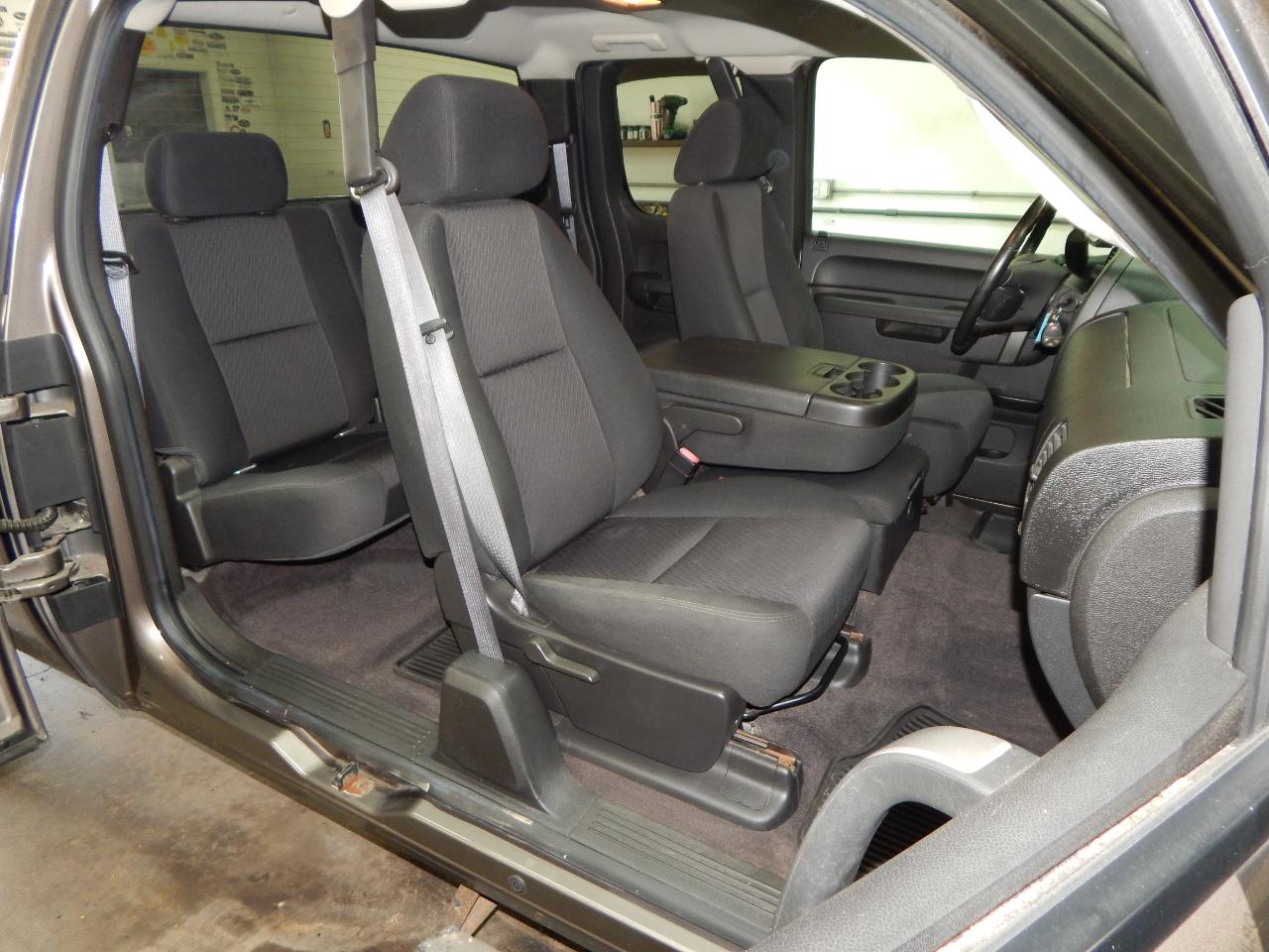 Chevrolet Silverado 1500 2WD Ext Cab 143.5" LT 2012