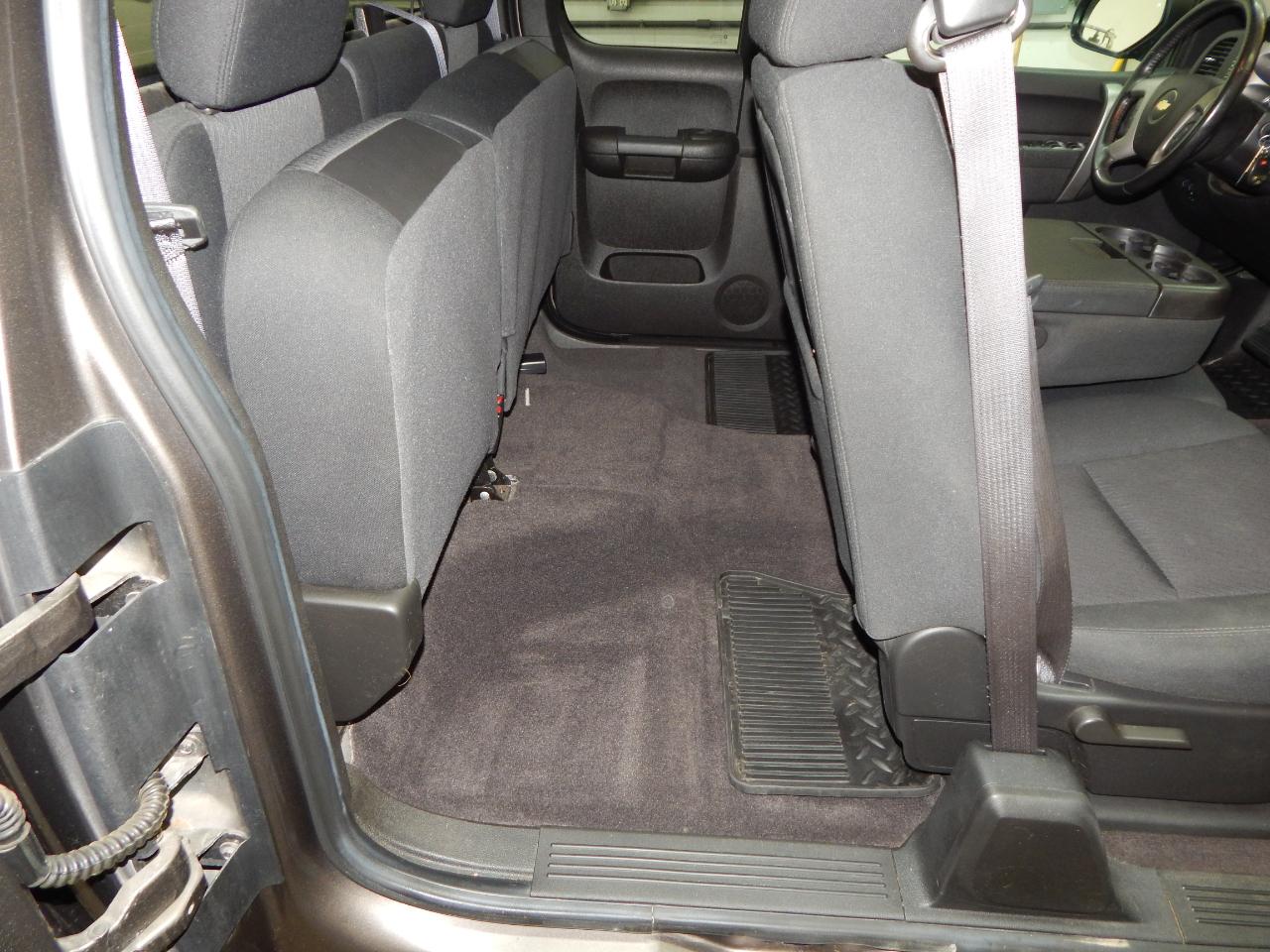 Chevrolet Silverado 1500 2WD Ext Cab 143.5" LT 2012