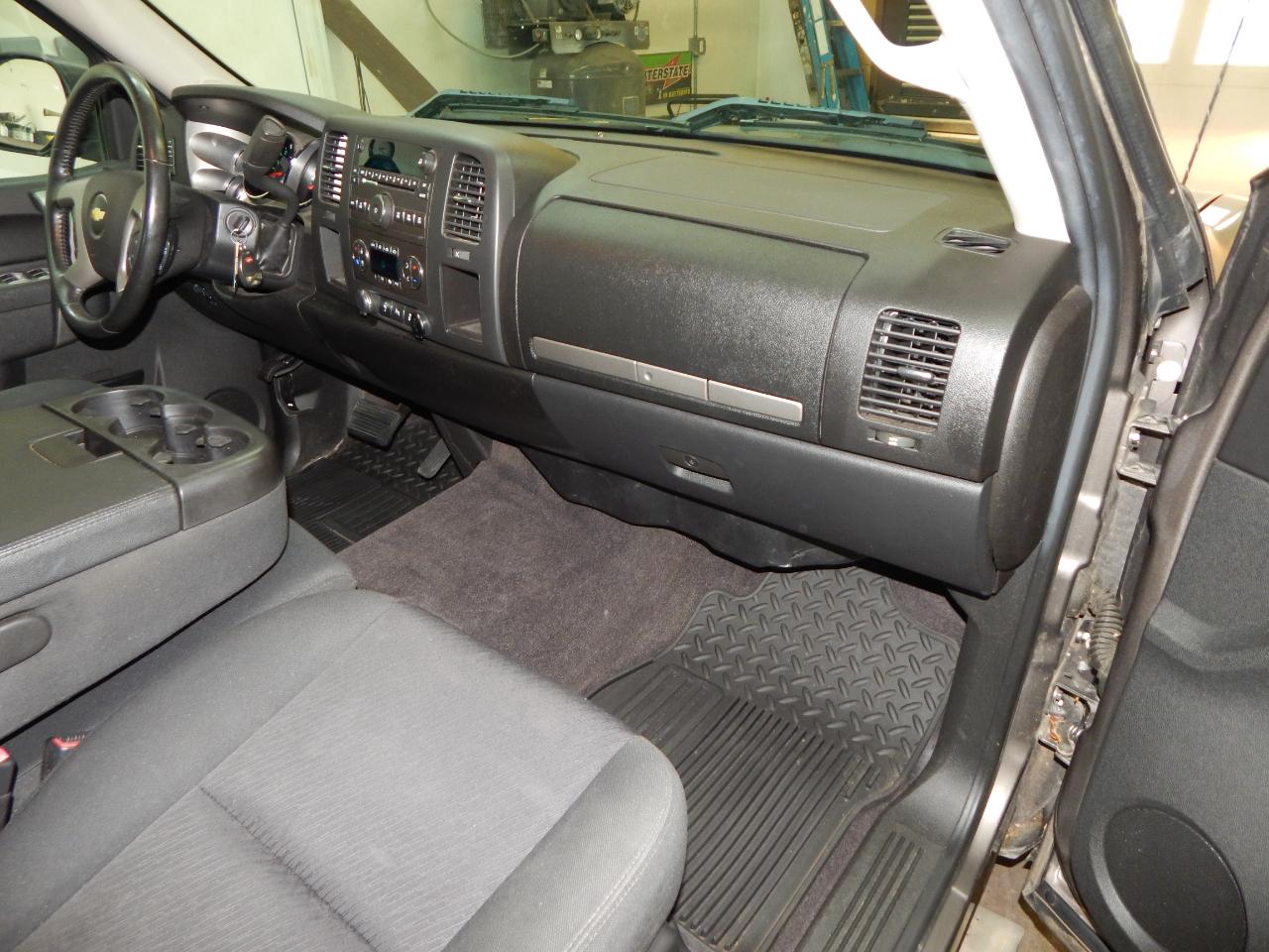 Chevrolet Silverado 1500 2WD Ext Cab 143.5" LT 2012
