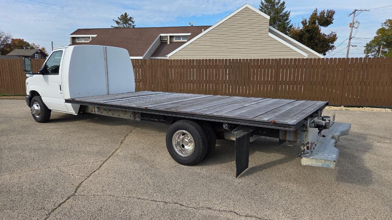 Ford Econoline Commercial Cutaway E-450 Super Duty 158" DRW 2011
