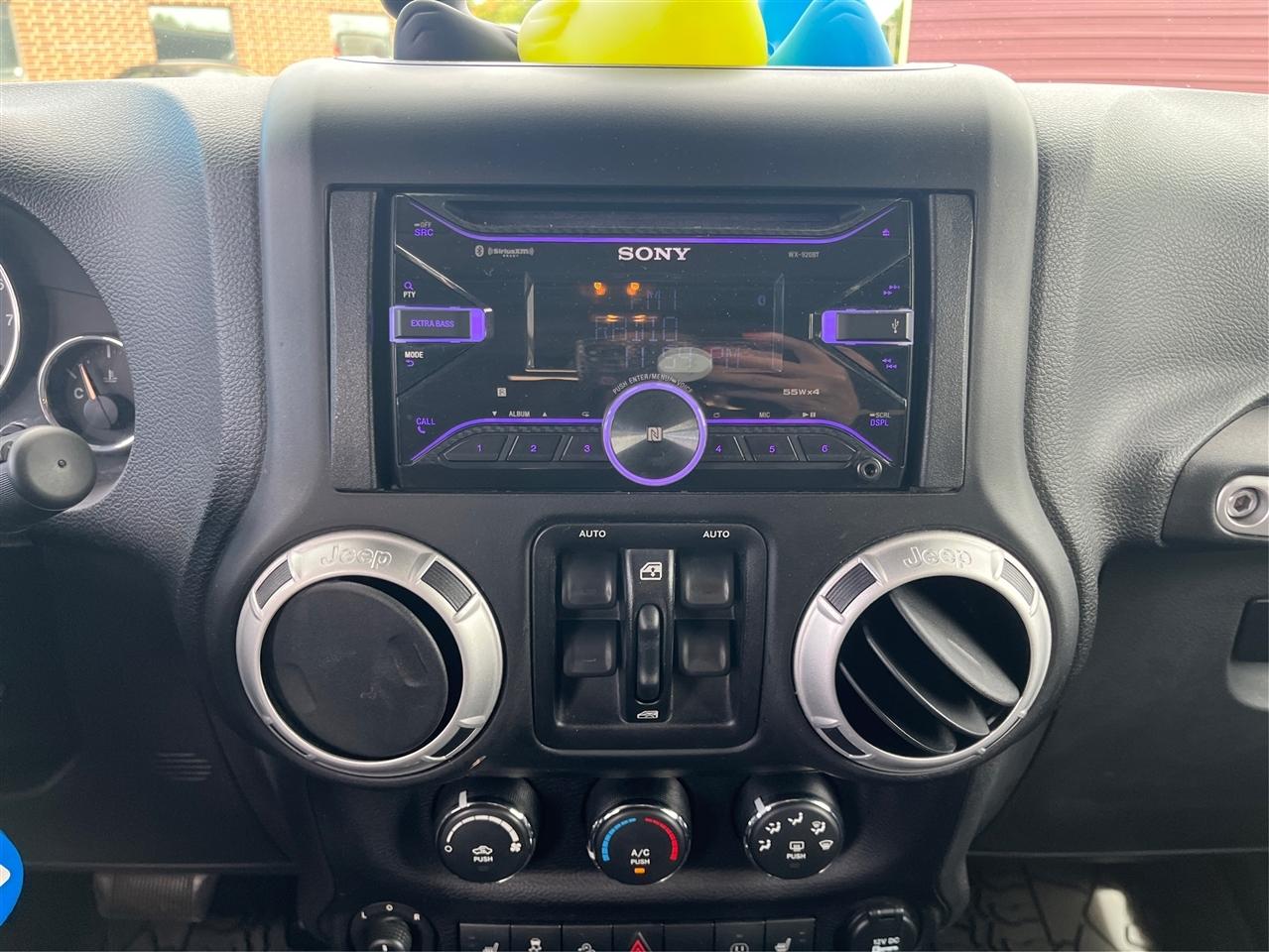 Jeep Wrangler Sahara 2014