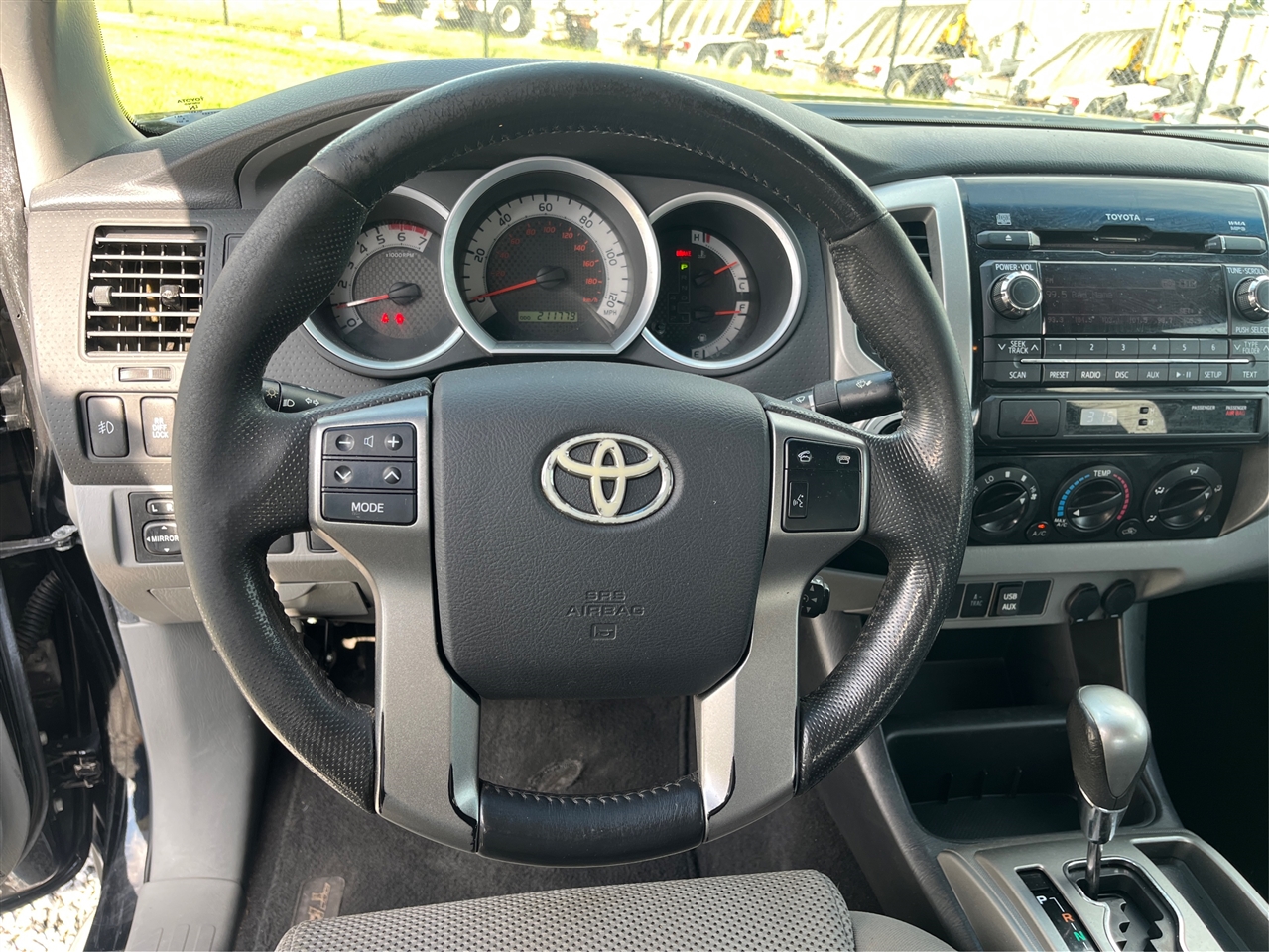 2012 Toyota Tacoma V6 photo 15