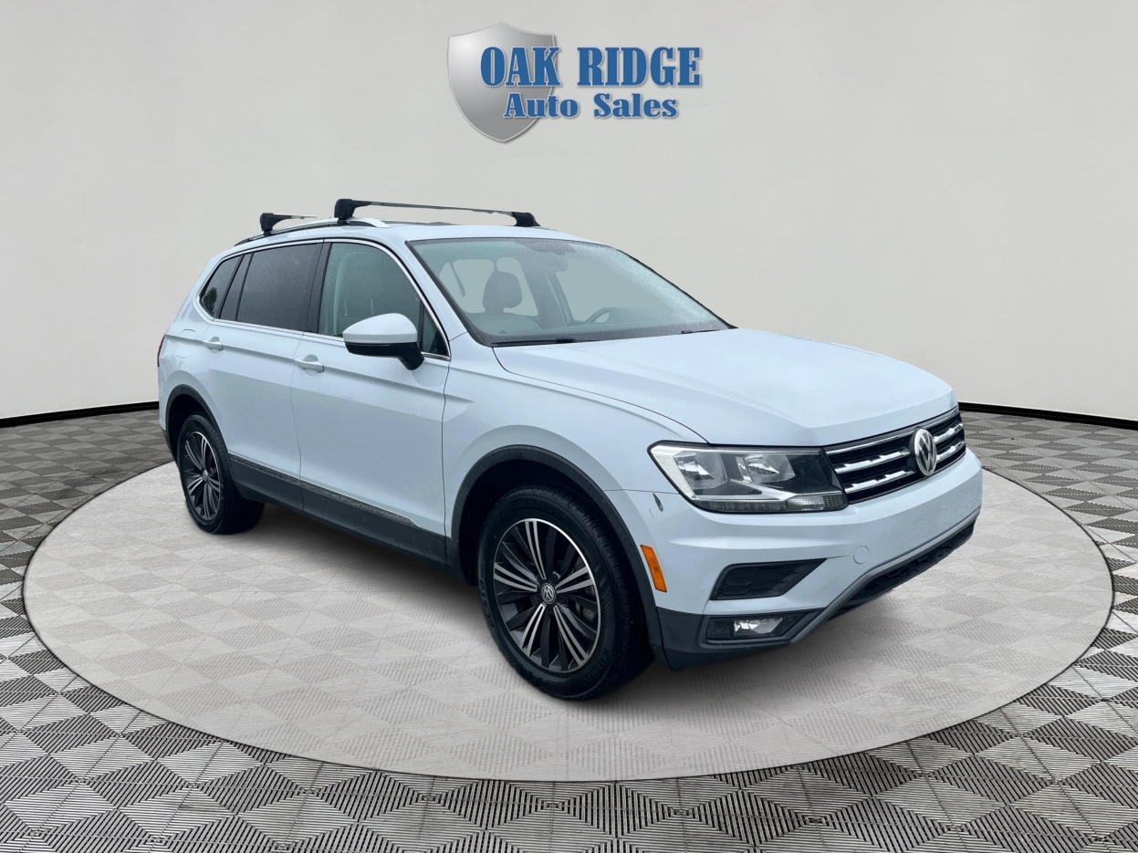 2018 Volkswagen Tiguan SEL photo 2