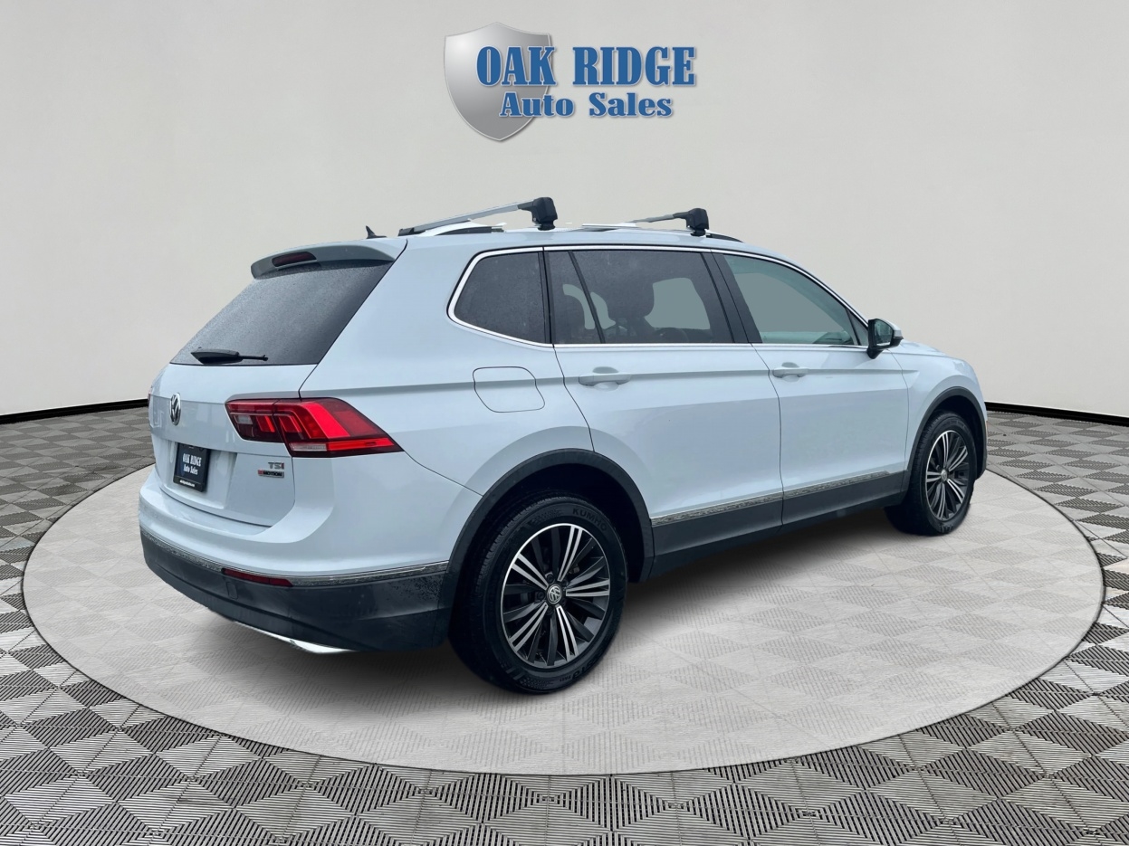 2018 Volkswagen Tiguan SEL photo 4