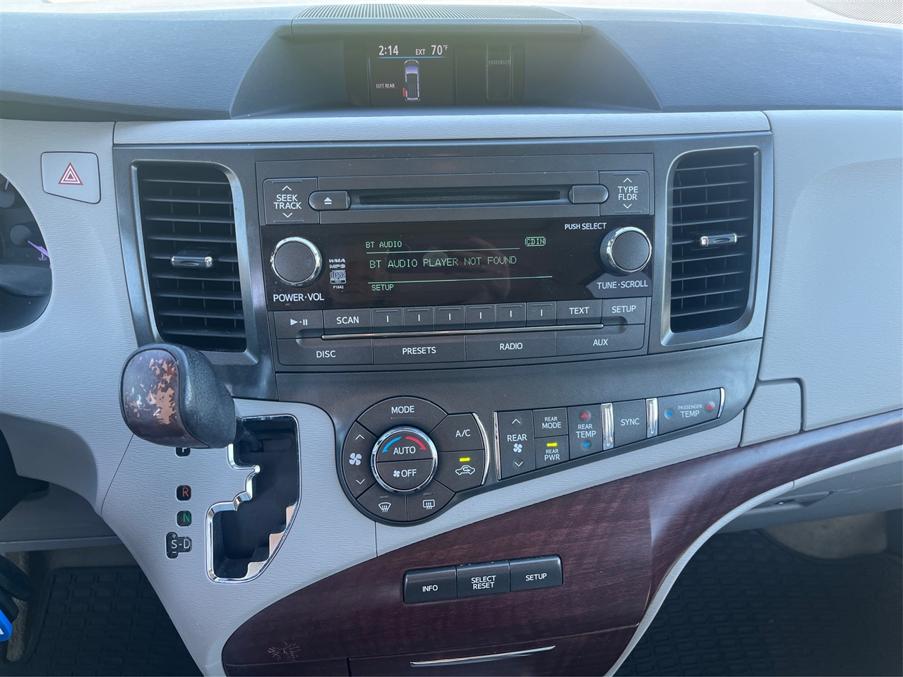 2013 Toyota Sienna XLE photo 13