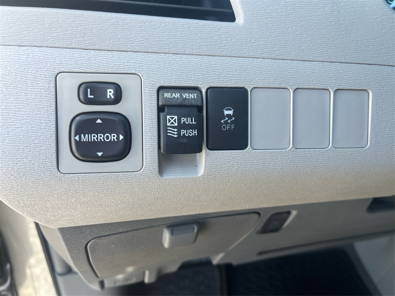 2013 Toyota Sienna XLE photo 17