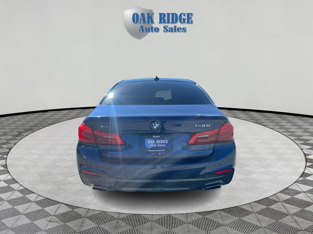 BMW 5-Series  2018