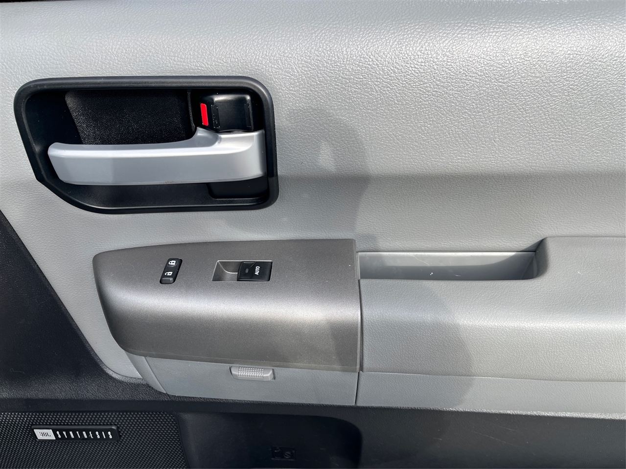 Toyota Sequoia  2016