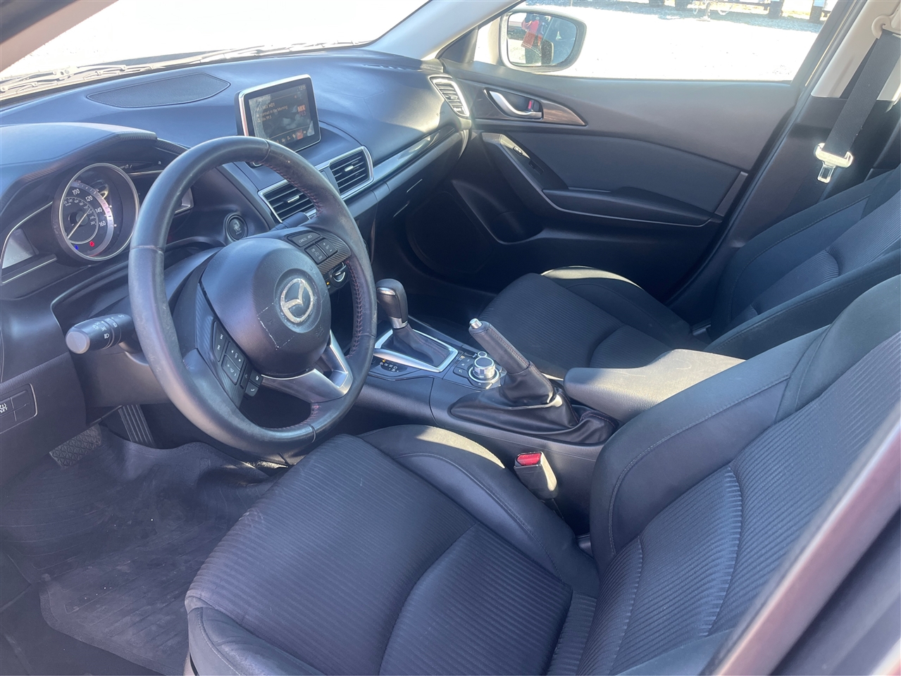 Mazda MAZDA3  2015