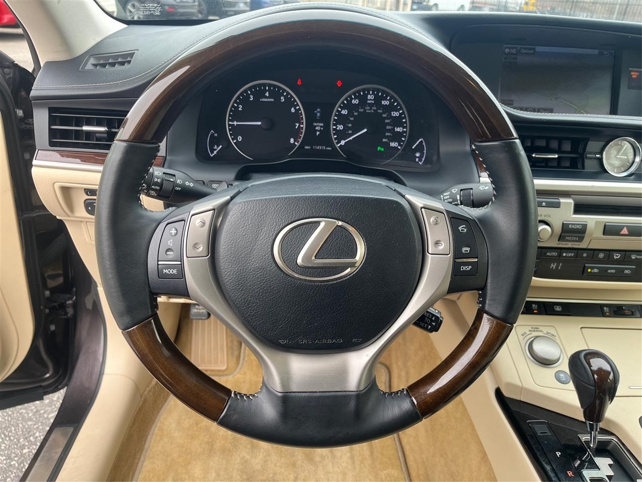 Lexus ES 350 Base 2015