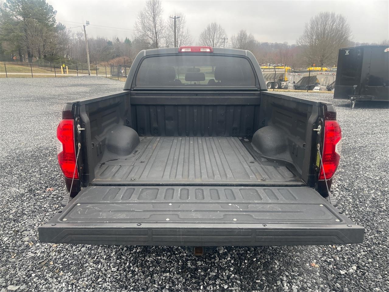 Toyota Tundra SR5 2015