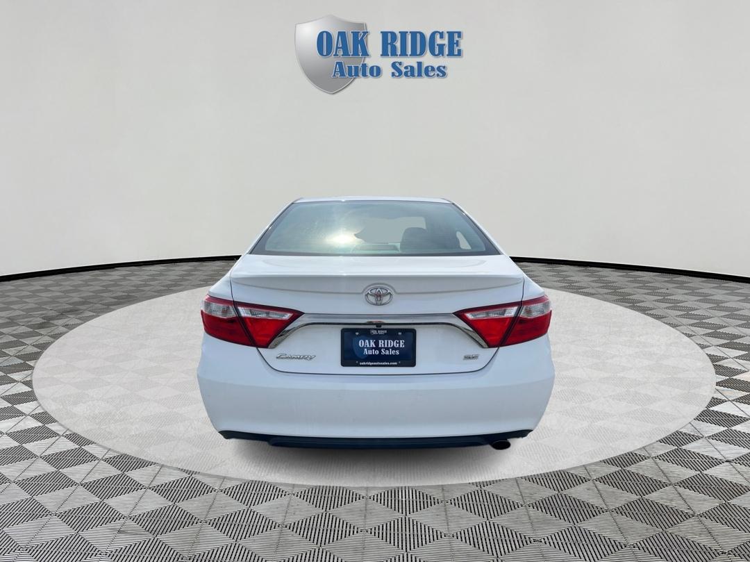 Toyota Camry SE 2017