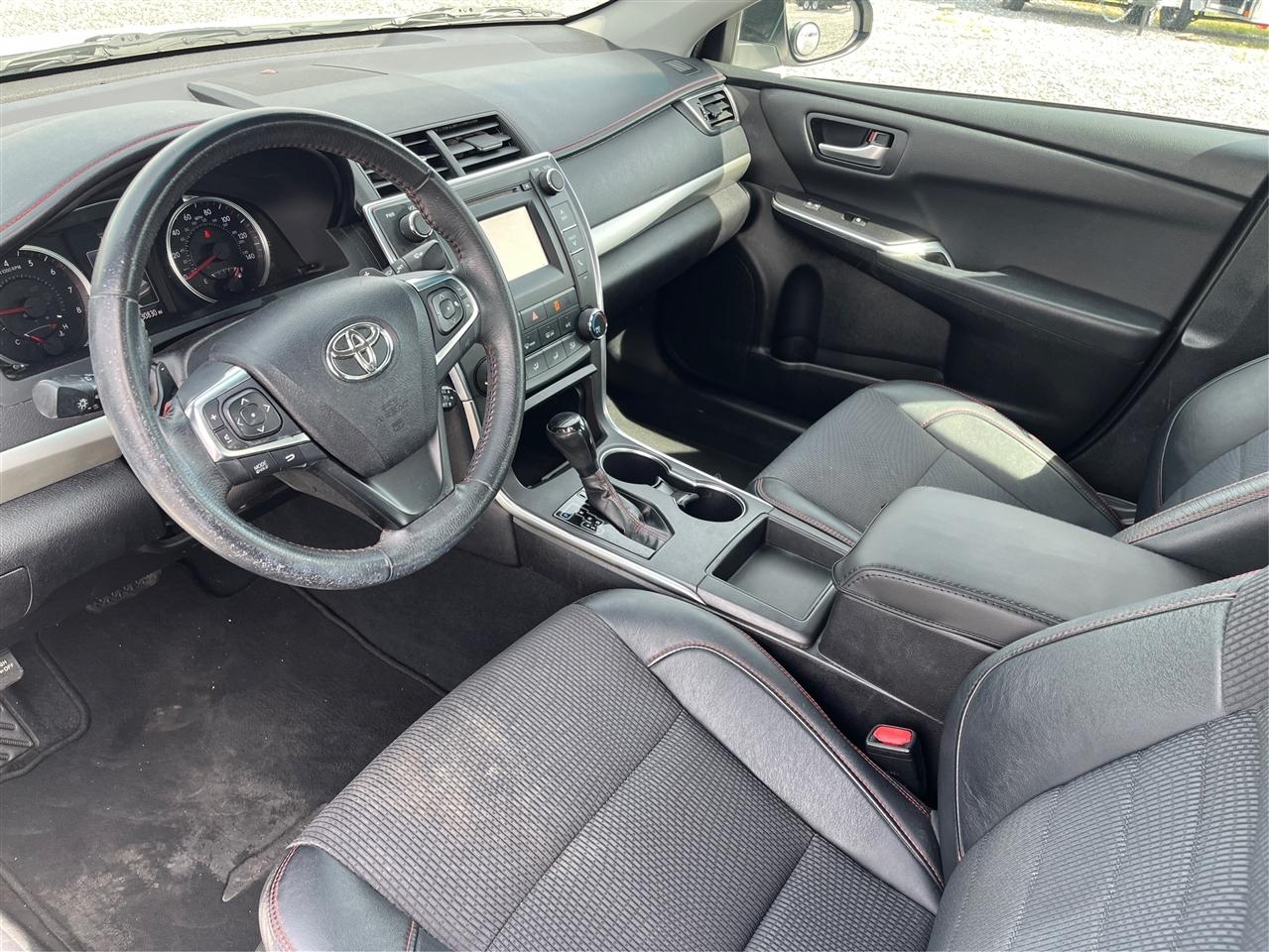 Toyota Camry SE 2017