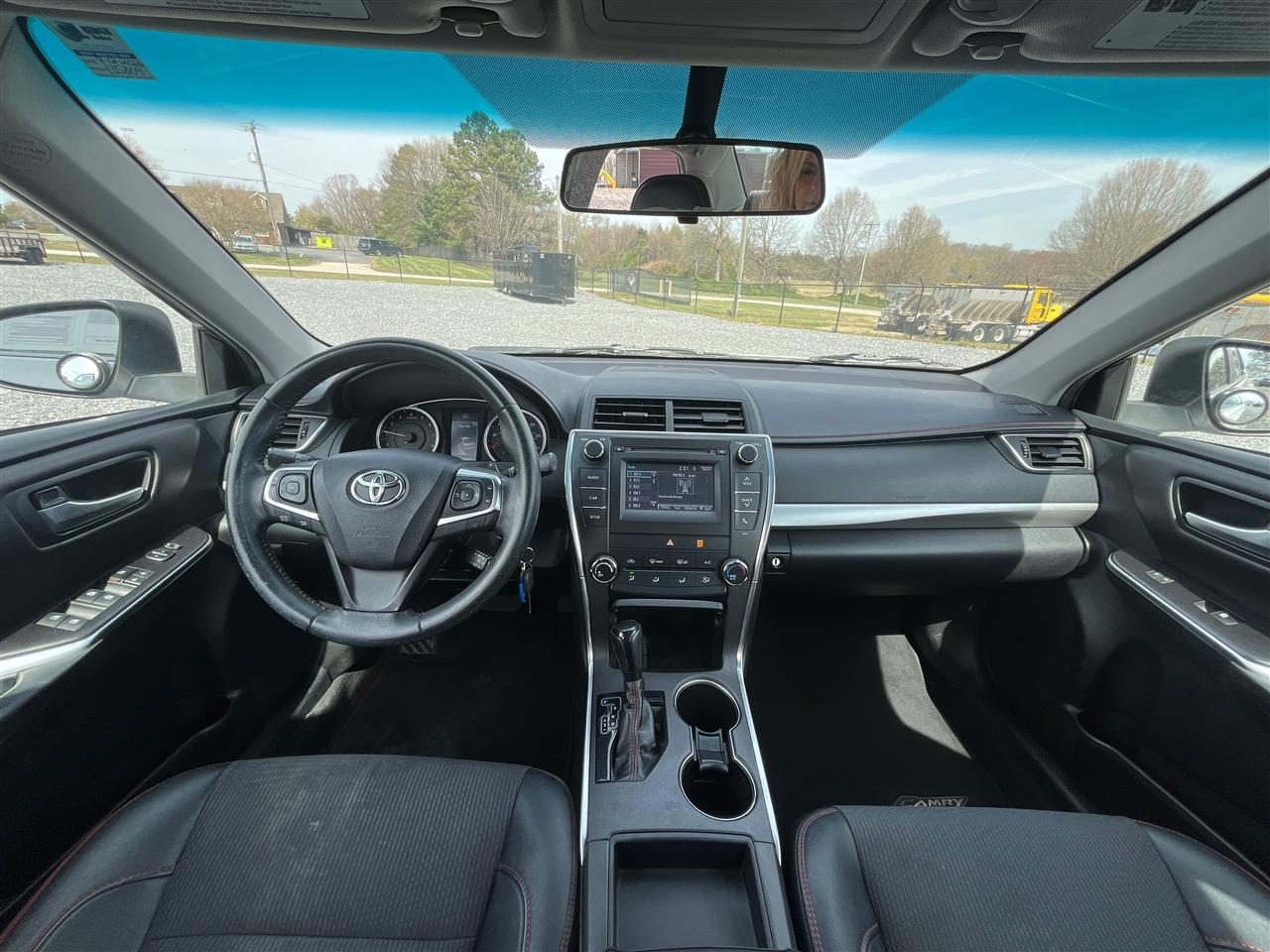 Toyota Camry SE 2017