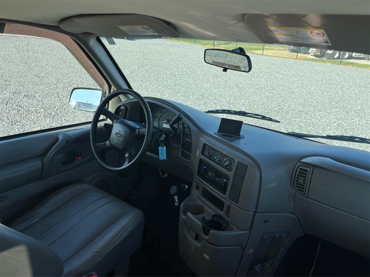 Chevrolet Astro Base 2004