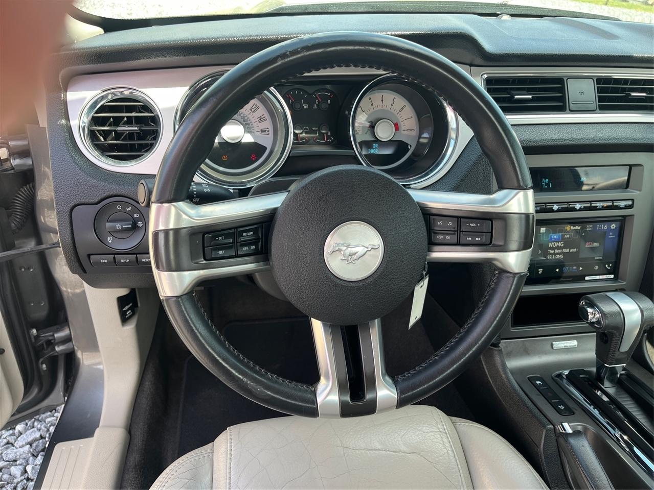 Ford Mustang GT Premium 2011