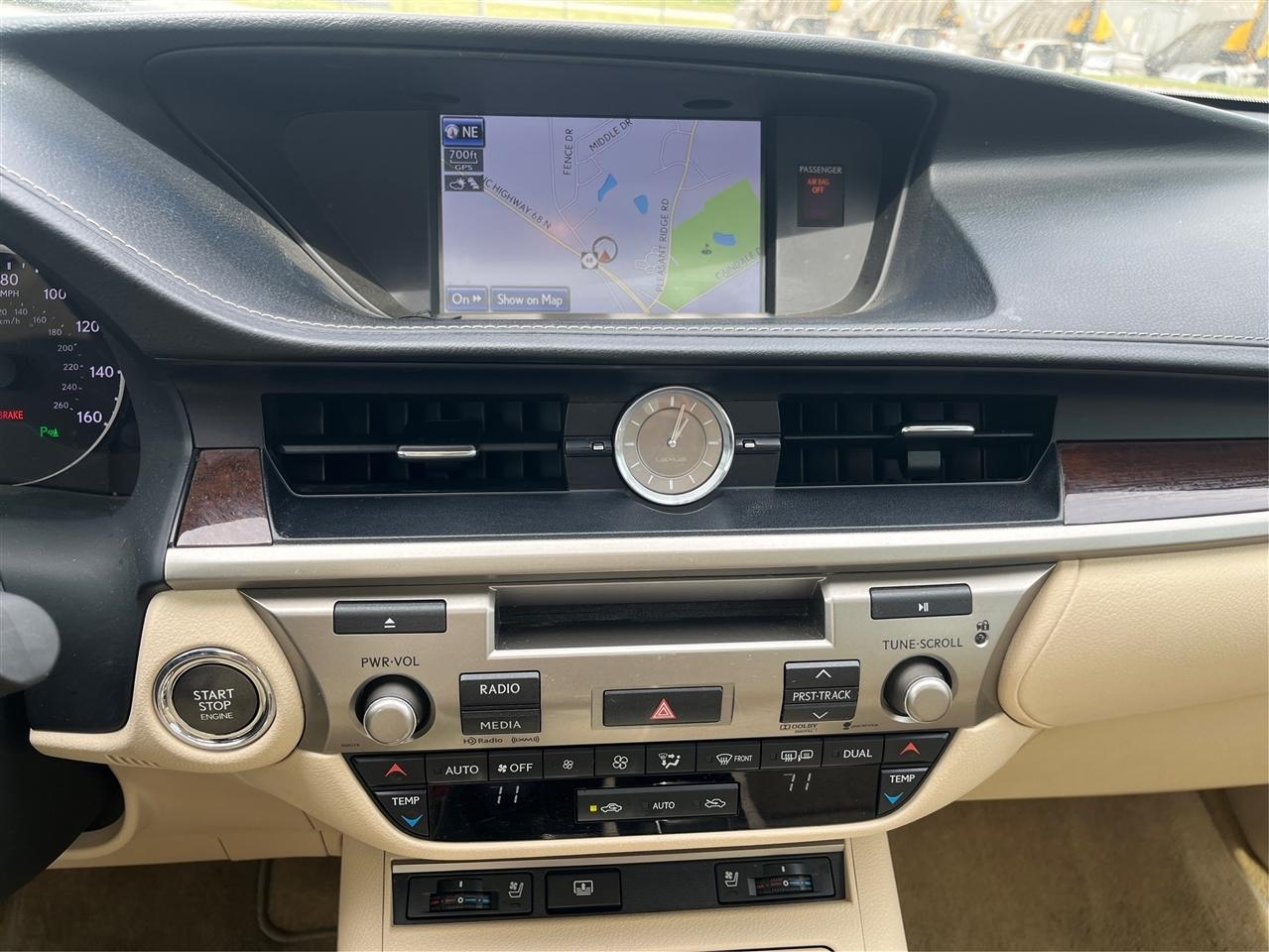 Lexus ES 350 Base 2013