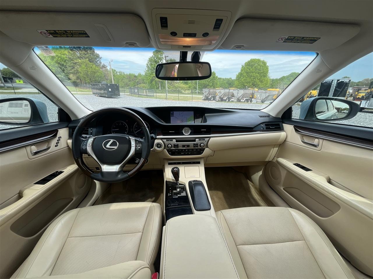 Lexus ES 350 Base 2013
