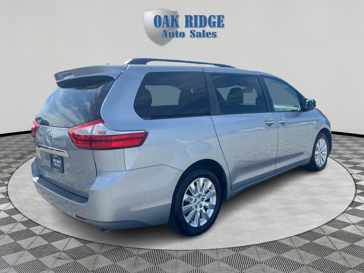 Toyota Sienna Limited Premium 7-Passenger 2016